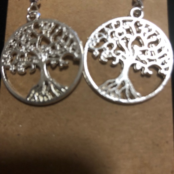 Earrings - Picture 2 of 3
